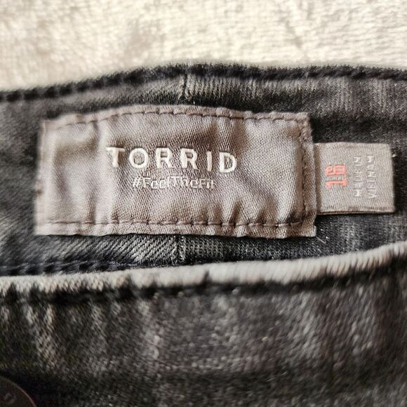 Torrid 16 Faded Black Distressed Bermuda Denim Shorts - Picture 3 of 7